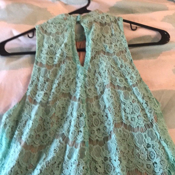 Cute high neck dressy tank top - Picture 2 of 2